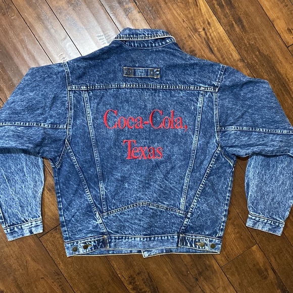 Vintage Acid Wash Coca Cola Texas Embroidered Denim Jean Jacket Size Small - Picture 1 of 13